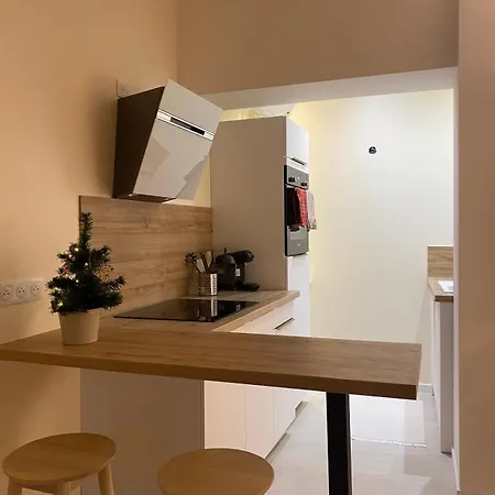 -au Bout De L'impasse- Centre